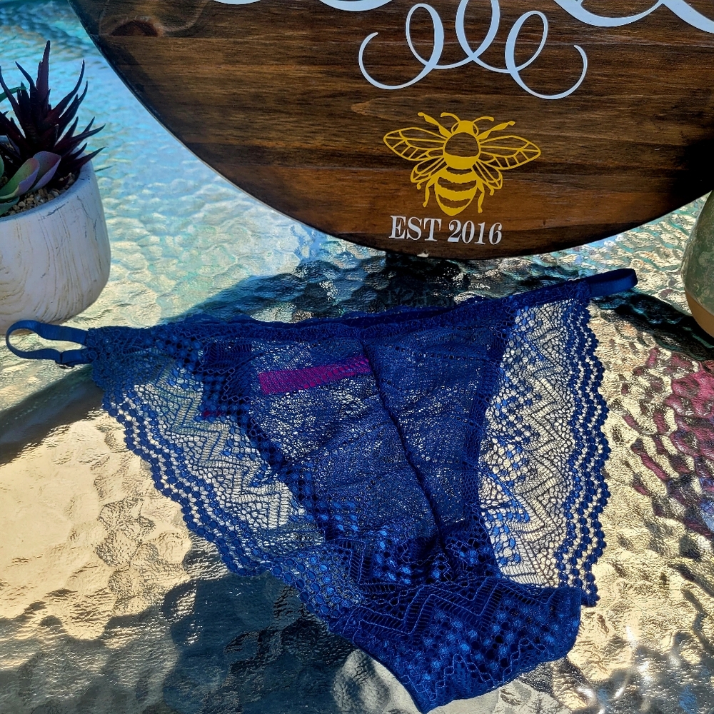 Vince Camuto Lace Women's Intimates Set - Picture 13 of 13